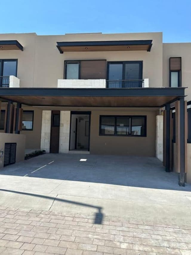 “Exclusividad y lujo en Lomas del Campanario Norte”