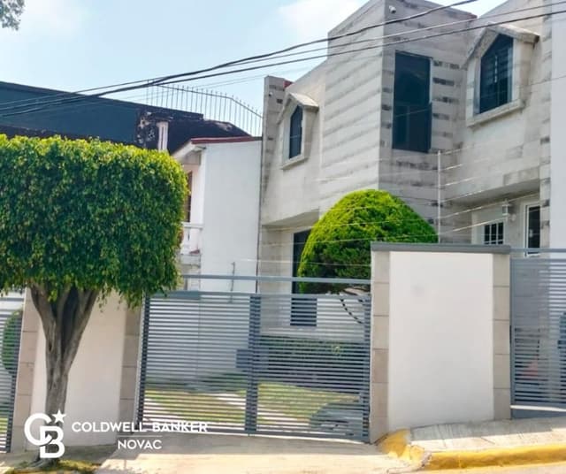 Casa en Venta en Balcones de Valle Dorado Tlalnepantla
