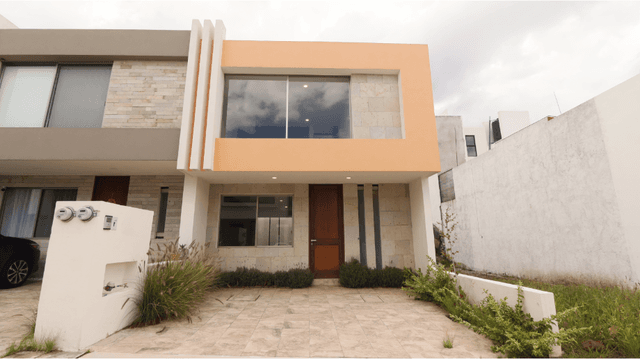 CASA EN VENTA EN CAÑADAS TRES MARÍAS
