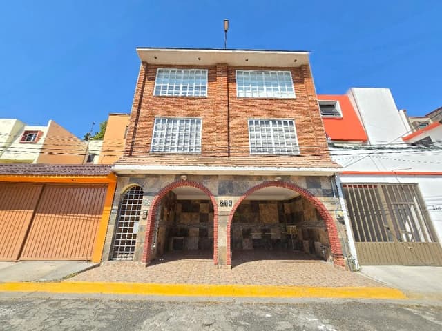 CASA EN VENTA EN LOMAS DE VALLE DORADO