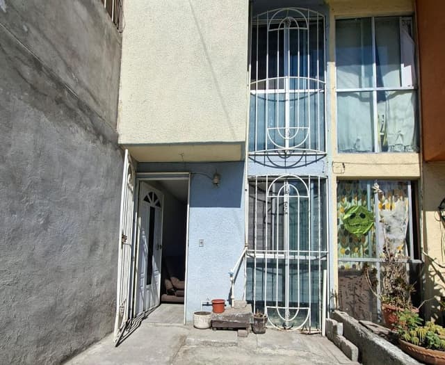 CASA EN VENTA LOS SABINOS COACALCO EJE 8 EN PRIVADA