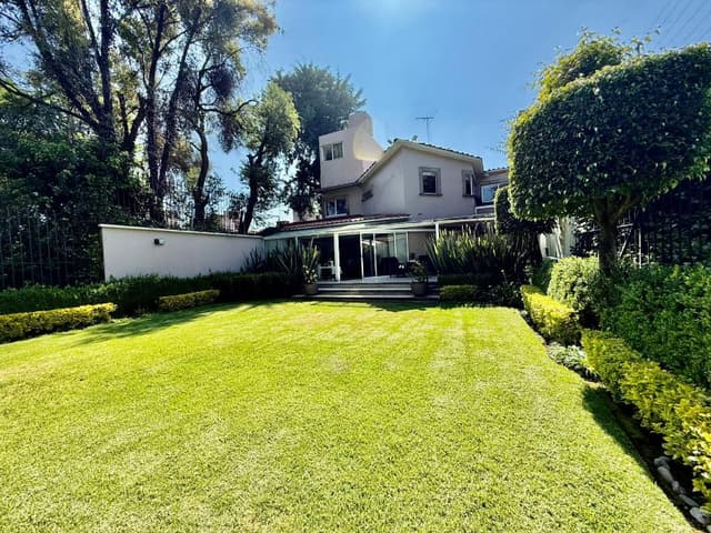 Casa en Venta con Jardín en Col. Balcones de la Herradura, Huixquilucan