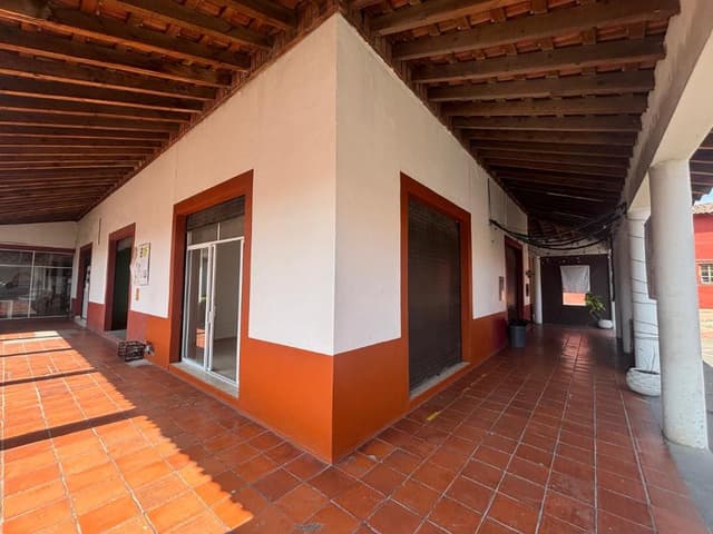 LOCAL EN RENTA EN PLAZA COMERCIAL DENTRO DE VILLAS DEL CAMPO, CALIMAYA