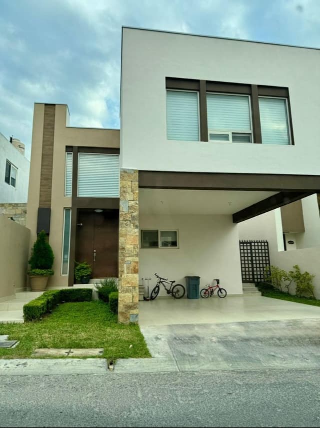 Casa en venta en Vistancias, carretera nacional, zona sur de Monterrey. OPORTUNIDAD