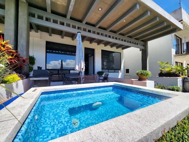 CASA EN PREVENTA, EN VALLE DE BRAVO