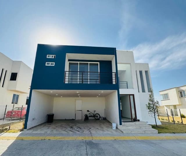 CASA EN VENTA, FRACC. LA SOLEDAD, CACALOMACAN