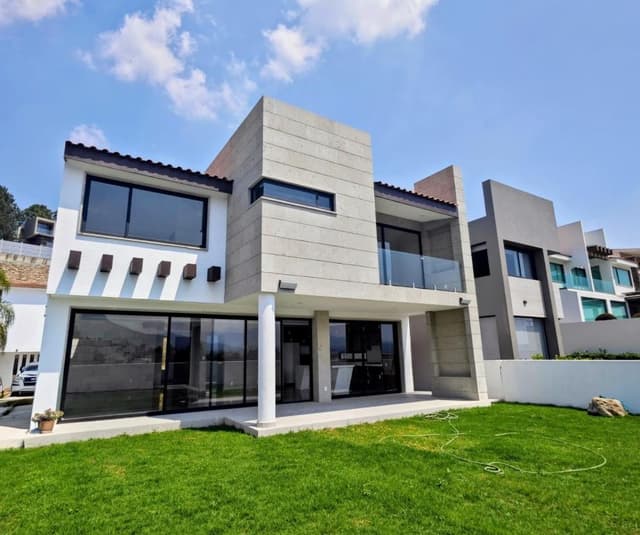 CASA EN VENTA PUERTA GRANDE BOSQUE
ESMERALDA ATIZAPAN