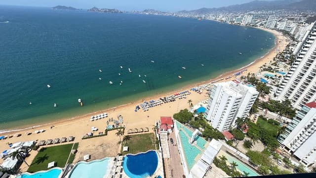 Oportunidad de inversión: Penthouse Exclusivo Piso 21 en La Jolla Acapulco | Vista Panorámica a la Bahía | Torre Poniente