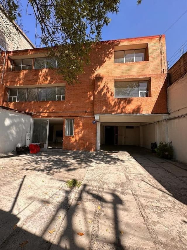 Edificio en VENTA para oficinas o servicios en Lomas de Sotelo, Irrigación