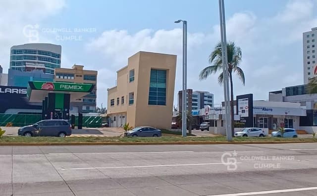 Locales en renta en Avenida Ruiz Cortines, Plaza Express Costa de Oro