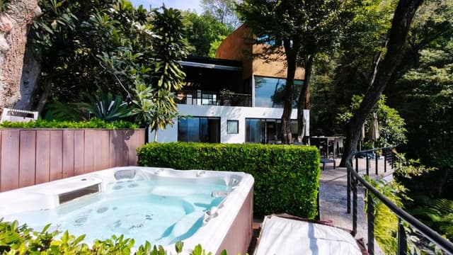 CASA EN VENTA EN VALLE DE BRAVO