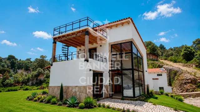 HERMOS CASA EN VENTA EN PRIV. LOMAS DE SANTA RITA