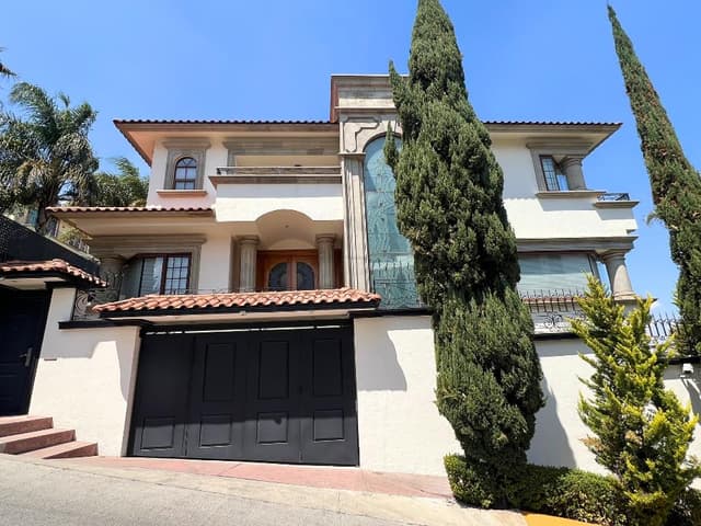 Casa en Venta – Lomas Verdes 6ª Sección