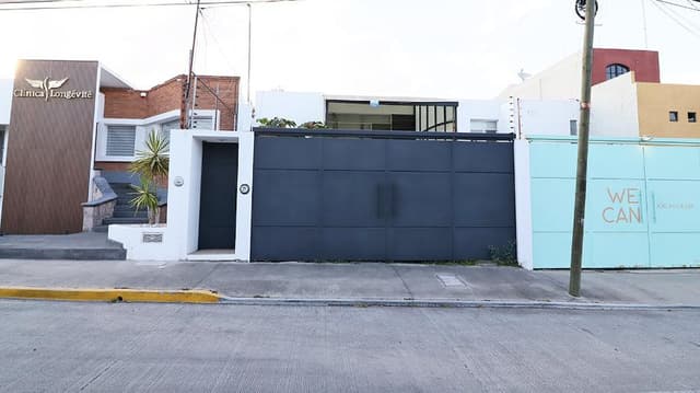 CASA EN VENTA EN MORELIA, BALCONES DE SANTA MARÍA.