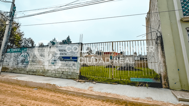 AMPLIO TERRENO CON EXCELENTE UBICACIÓN