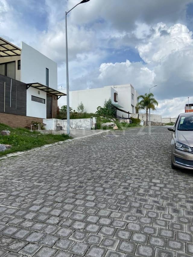TERRENO EN VENTA, FRACC. BRITANIA LA CALERA, LOMAS DE SAN MIGUEL, PUEBLA.