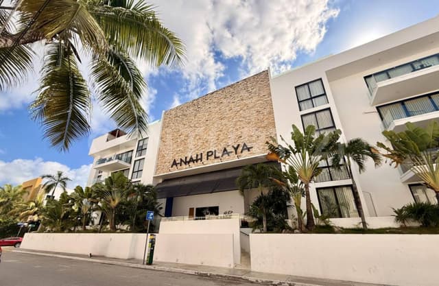 Departamento en venta Anah Playa 2 recámaras Garden Floor con alberca privada