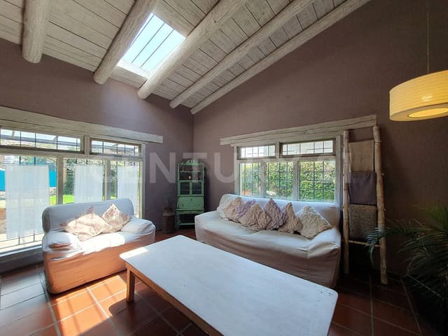 CASA EN VENTA CERCA DEL CENTRO DE VALLE DE BRAVO