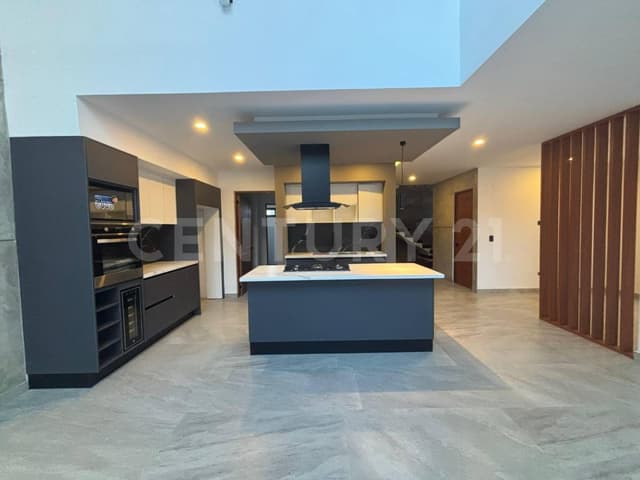 Venta de Casa en Residencial Vía Cumbres