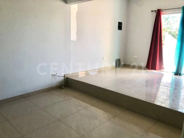 EN VENTA: CASA EN ESQUINA CERCA DE CALZ ANÁHUAC, QUINTAS DEL REY,MEXICALI,B.C.