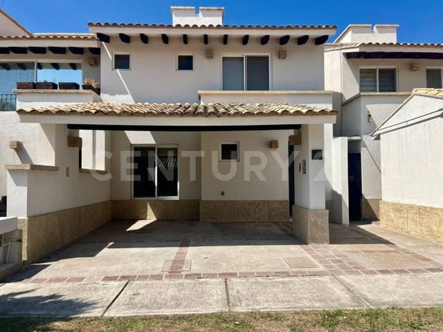Casa en venta El Mayorazgo Residencial, privada la Rioja
