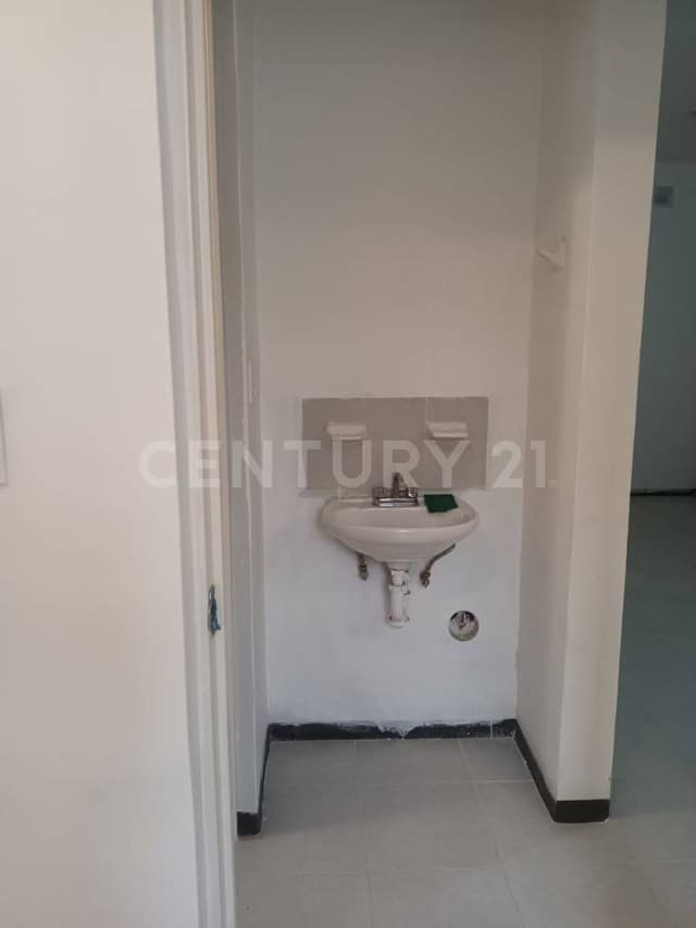 CASA EN VENTA EN FRACCIONAMIENTO ARBOLADA 2 SECTOR EN APODACA