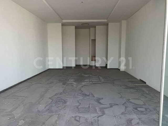 LOCAL EN RENTA EN AVE. GARZA SADA, MONTERREY, NUEVO LEÓN