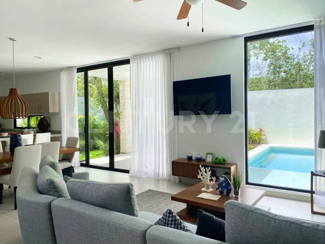 Venta de lujosa casa en playa del Carmen Q.Roo AG02123