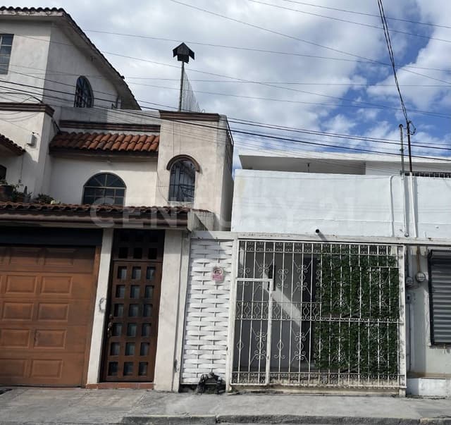 CASA EN RENTA EN COL. JARDIN DE LAS MITRAS EN MONTERREY