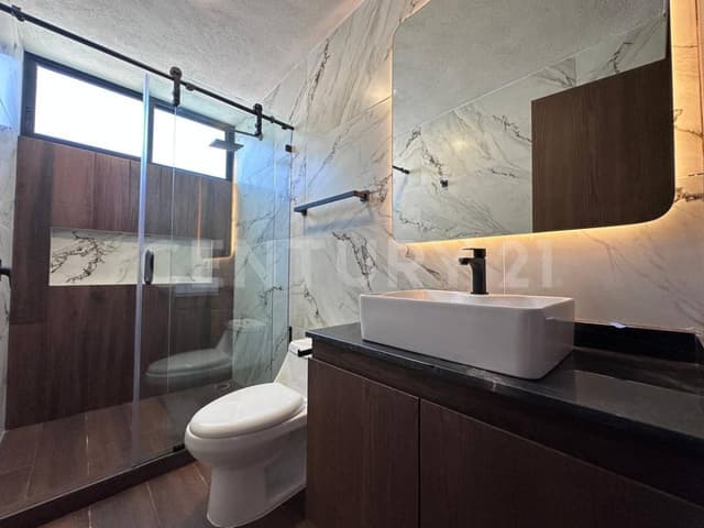 VENTA CASA 5 RECÁMARAS EN PARQUE BRUSELAS,LOMAS ANGELÓPOLIS II