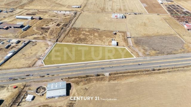 - EN VENTA TERENO EN CORREDOR COMERCIAL KM 3.5 CD. CUAUHTEMOC, CHIH