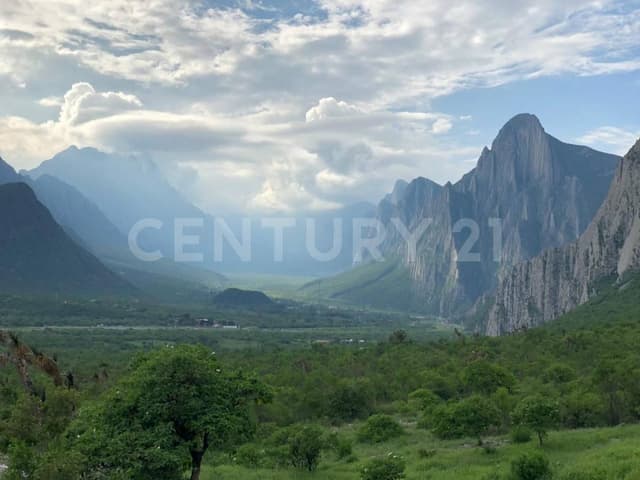 TERRENO EN VENTA EN LA HUASTECA, SANTA CATARINA, N.L.