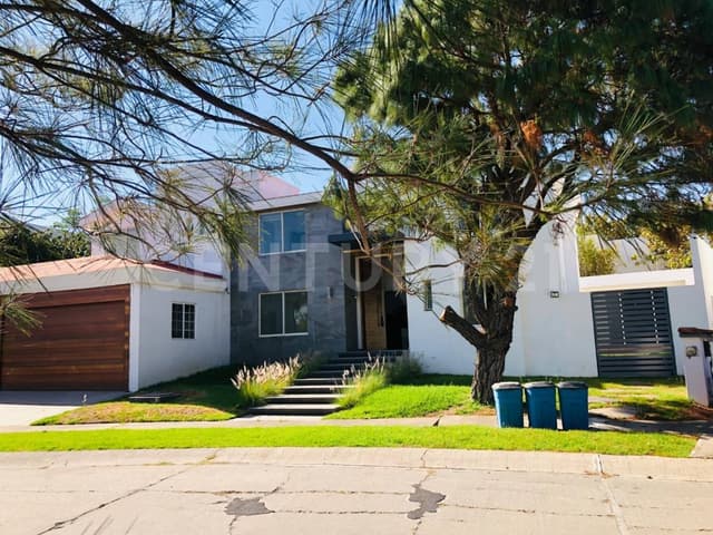 Casa en venta, en el Palomar, Tlajomulco de Zuñiga, Jalisco.