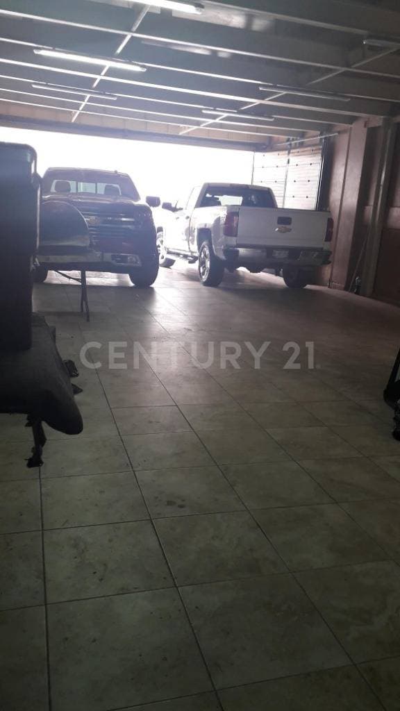 398017 LOCAL EN RENTA EN EL CENTRO DE MONTERREY