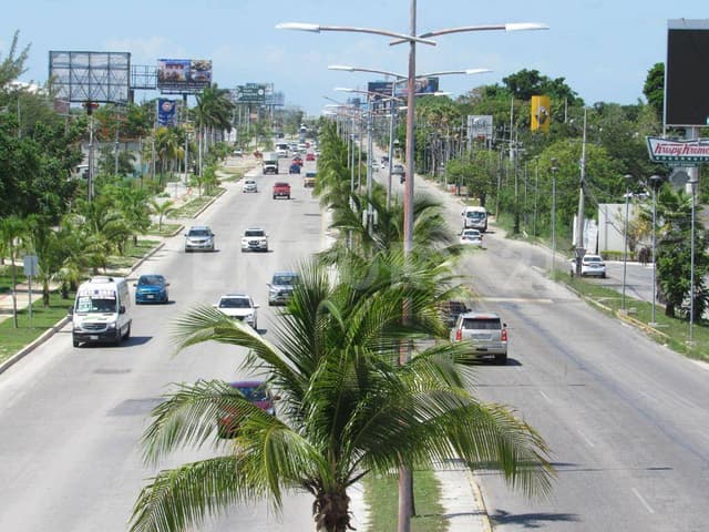 Venta Terreno Multifamiliar en Avenida Colosio, Cancún C3203
