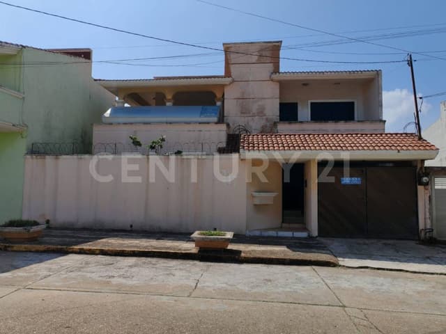CASA EN VENTA, Col. Centro, Coatzacoalcos, ver.