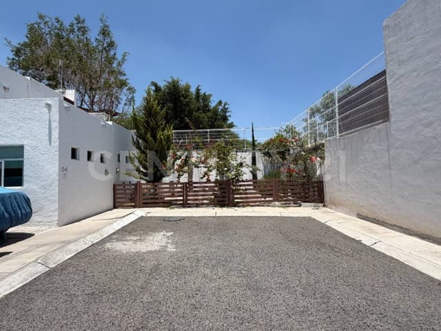 Casa Amueblada en Renta en Colinas del Santuario Corregidora.