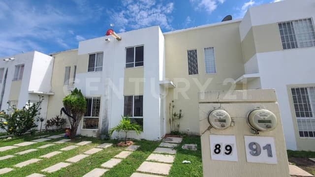 Casa de 2 rec sin muebles en renta en Las Palmas Playa del Carmen P4483