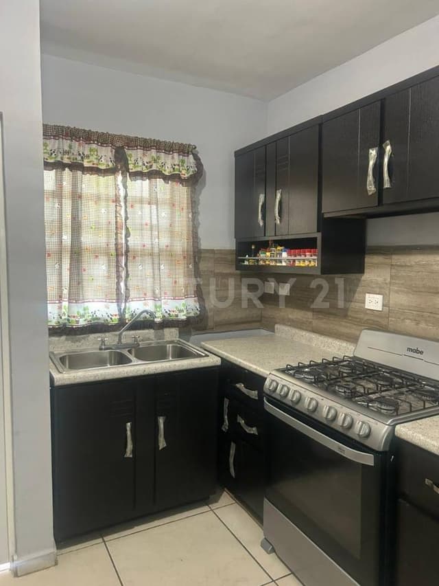 VENTA CASA EN VALLE DE LOS ALMENDROS SALTILLO