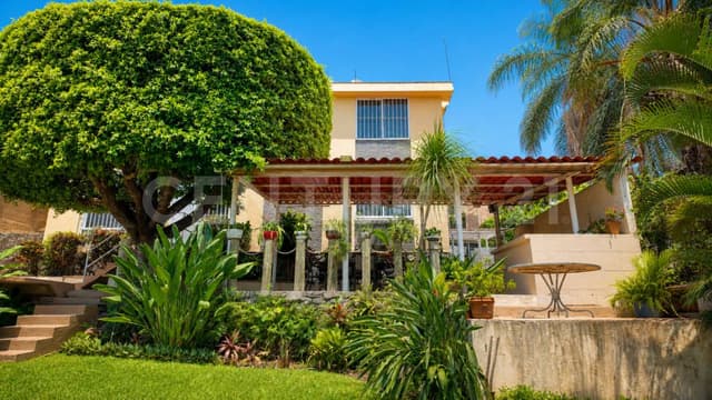 EXLUSIVA RESIDENCIA EN VENTA EN PALMIRA, CUERNAVACA