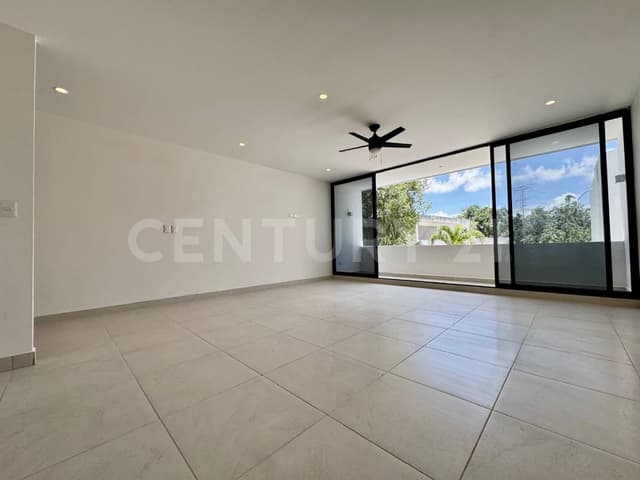 Departamento en Venta planta baja - Av. Huayacan