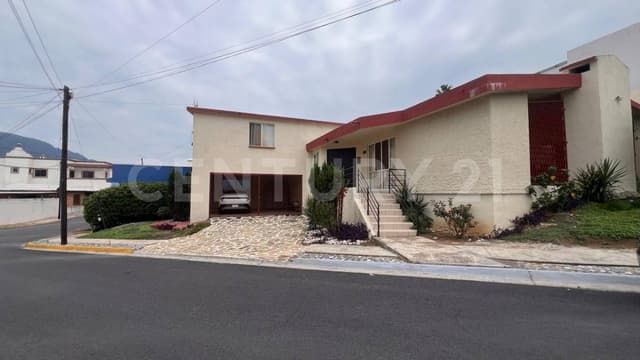 Casa en Venta en Colonia Satélite, Sur de Monterrey