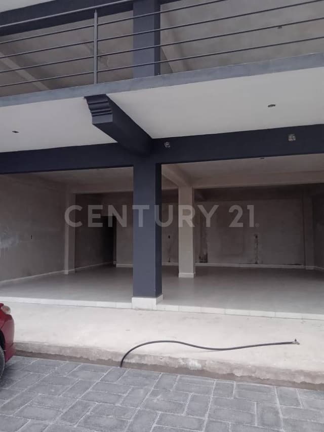 Renta de Locales nuevos en Plaza comercial, en una zona de crecimiento alto