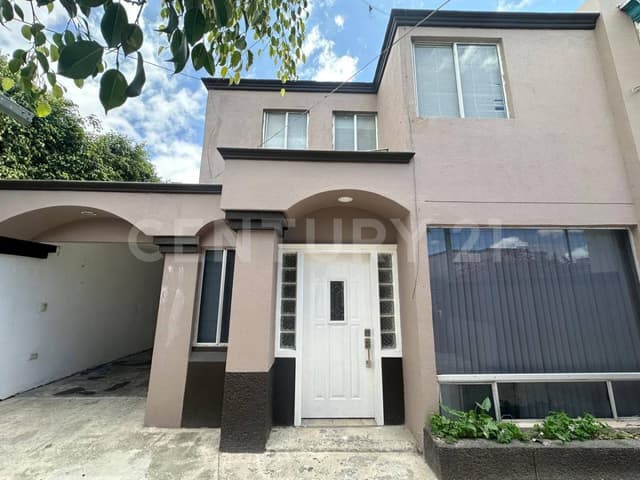 CASA EN RENTA EN OTAY JARDIN, TIJUANA BAJA CALIFORNIA.