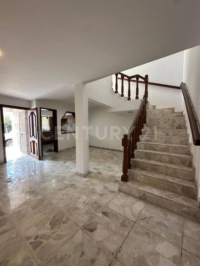 Casa en Venta Excelente Ubicación en Jardines de la Cruz