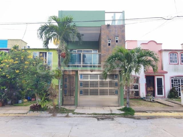SE VENDE CASA EN FRACCIONAMIENTO PASEO LAS PALMAS, COATZACOALCOS, VER.