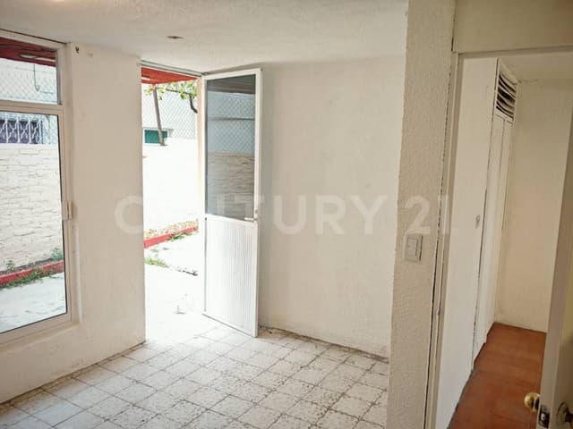 CASA EN RENTA EN LA COL. ELECTRA, TLALNEPANTLA, EDO. DE MÉX.