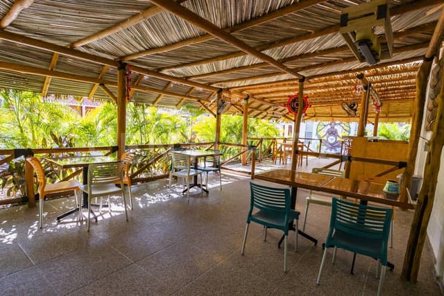 HOTEL EN VENTA EN PLAYA DIAMANTE
