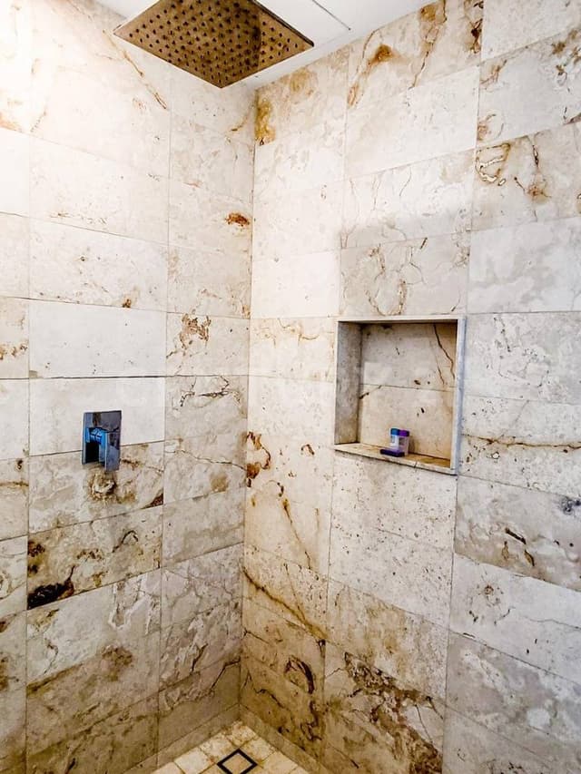 Departamento de 2 recámaras en Venta sobre la 5ta av. en Playa del carmen P4444