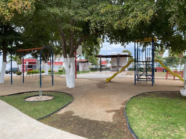 VENTA CASA EN FRACCIONAMIENTO PASEOS DEL REY CULIACAN